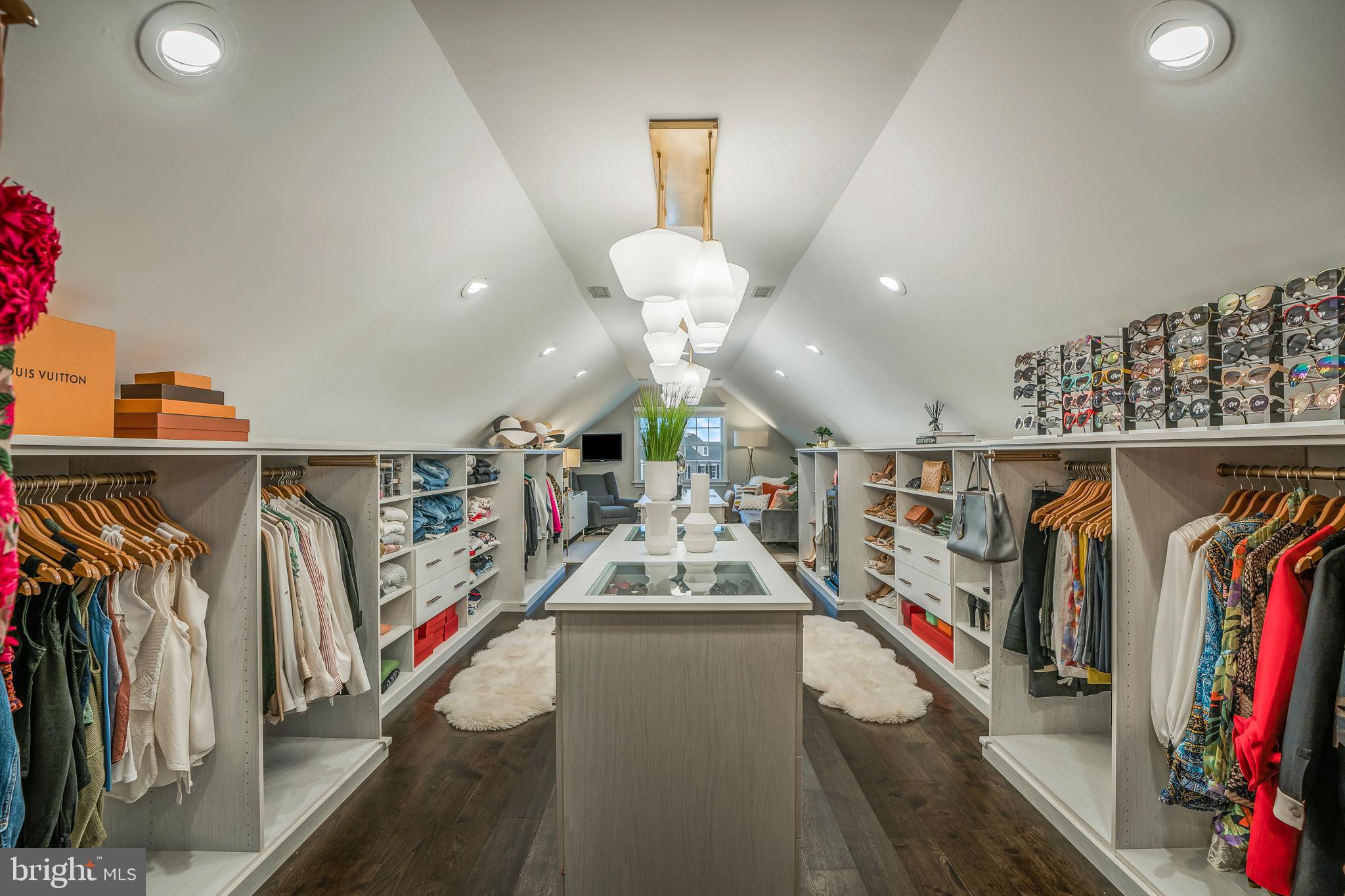 DUTCHESS FARM ESTS - Residential