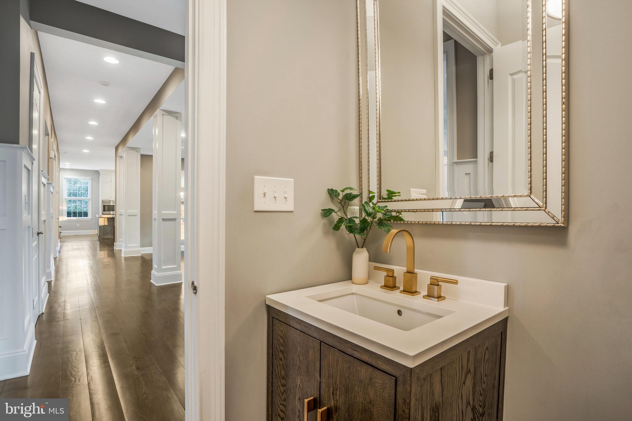 DUTCHESS FARM ESTS - Residential