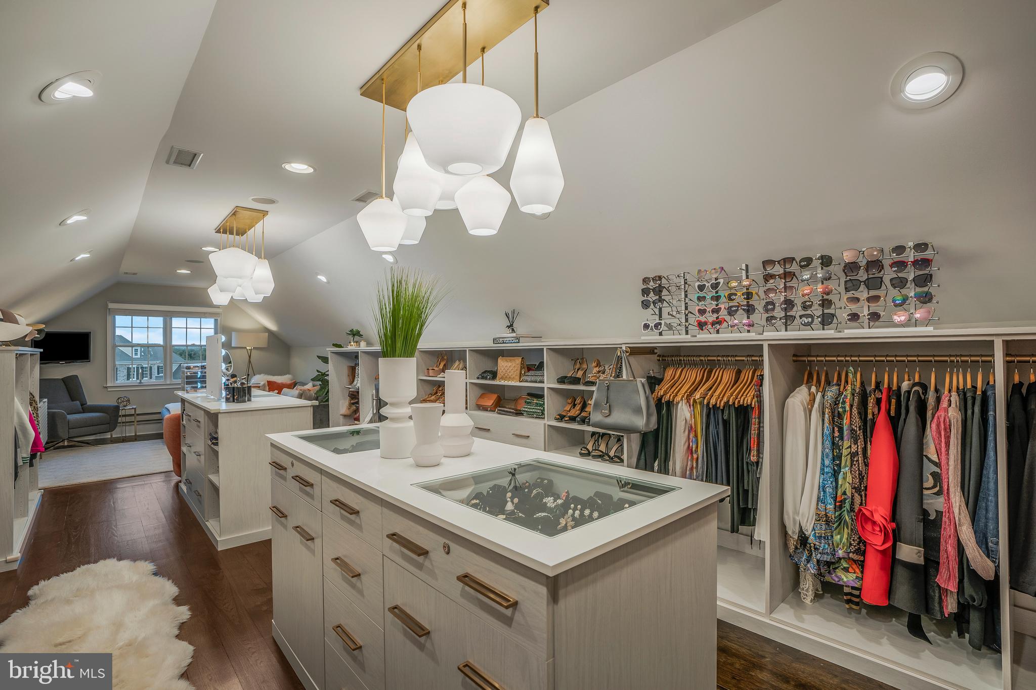 DUTCHESS FARM ESTS - Residential