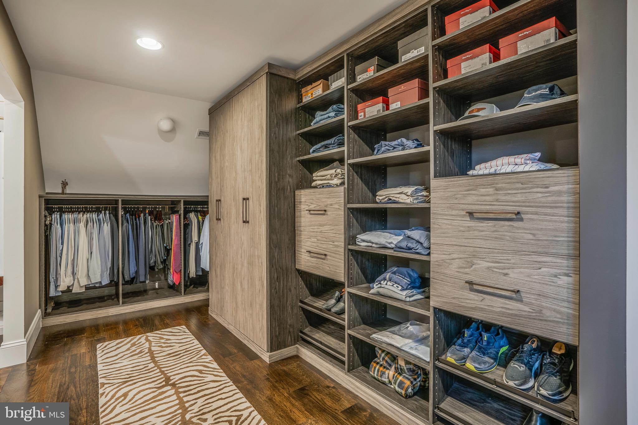 DUTCHESS FARM ESTS - Residential