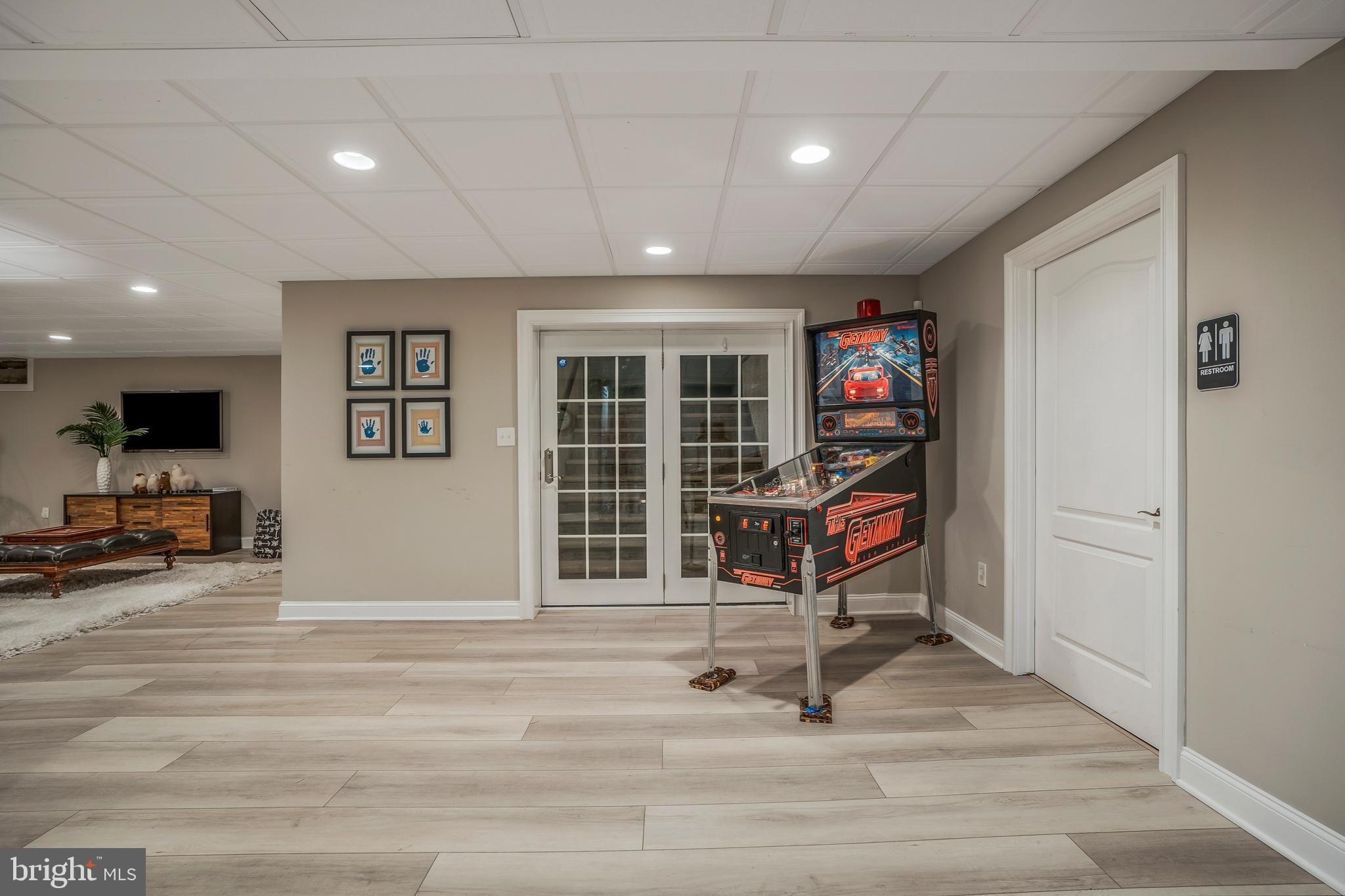 DUTCHESS FARM ESTS - Residential