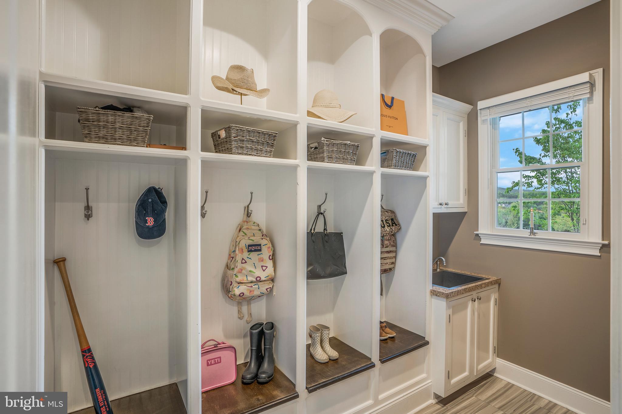 DUTCHESS FARM ESTS - Residential