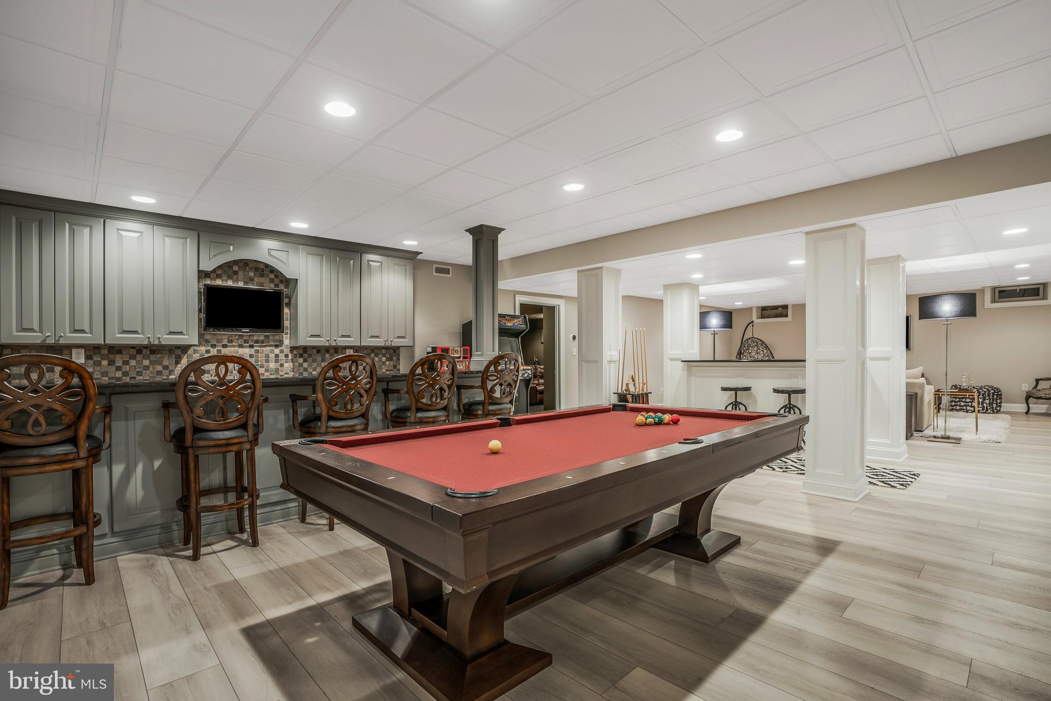 DUTCHESS FARM ESTS - Residential