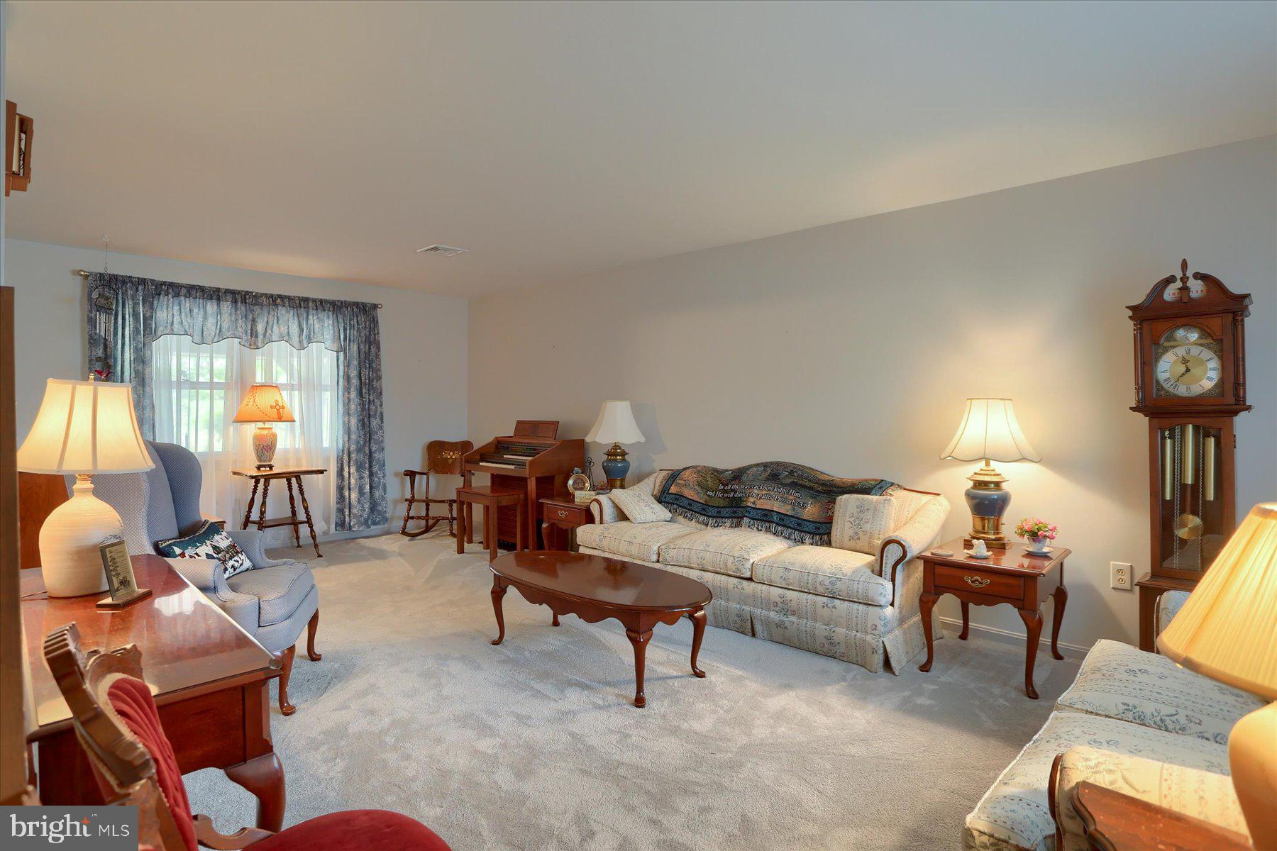 NOLL MANOR - Residential