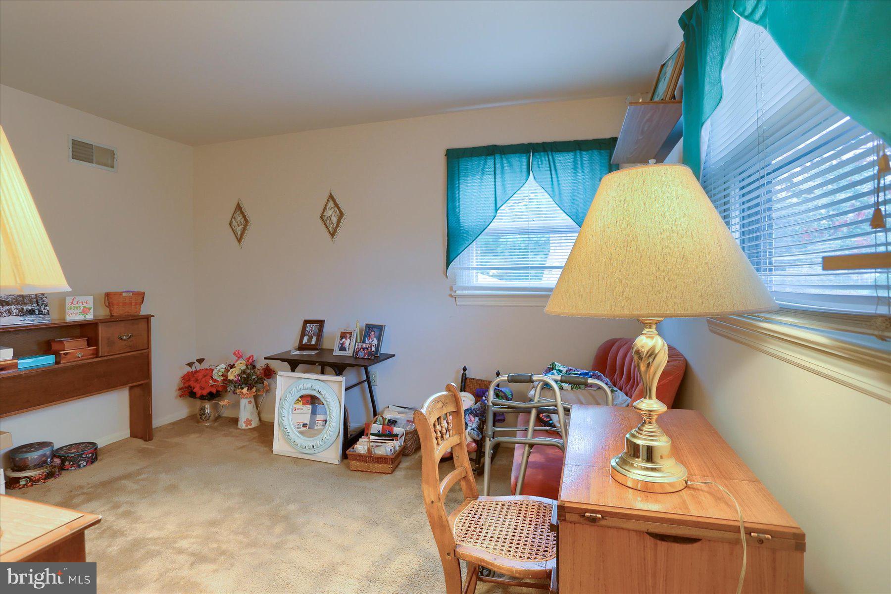 NOLL MANOR - Residential