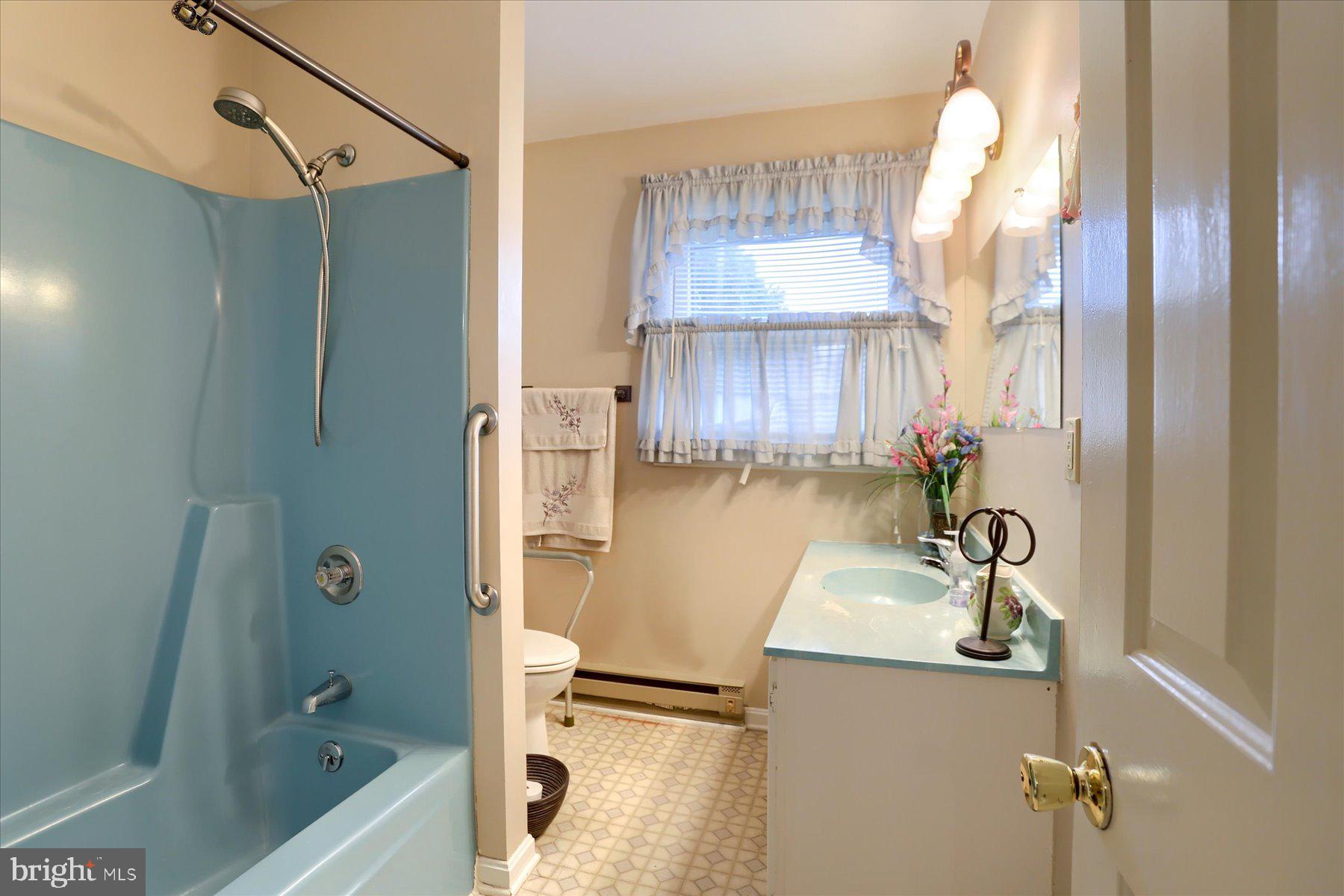 NOLL MANOR - Residential