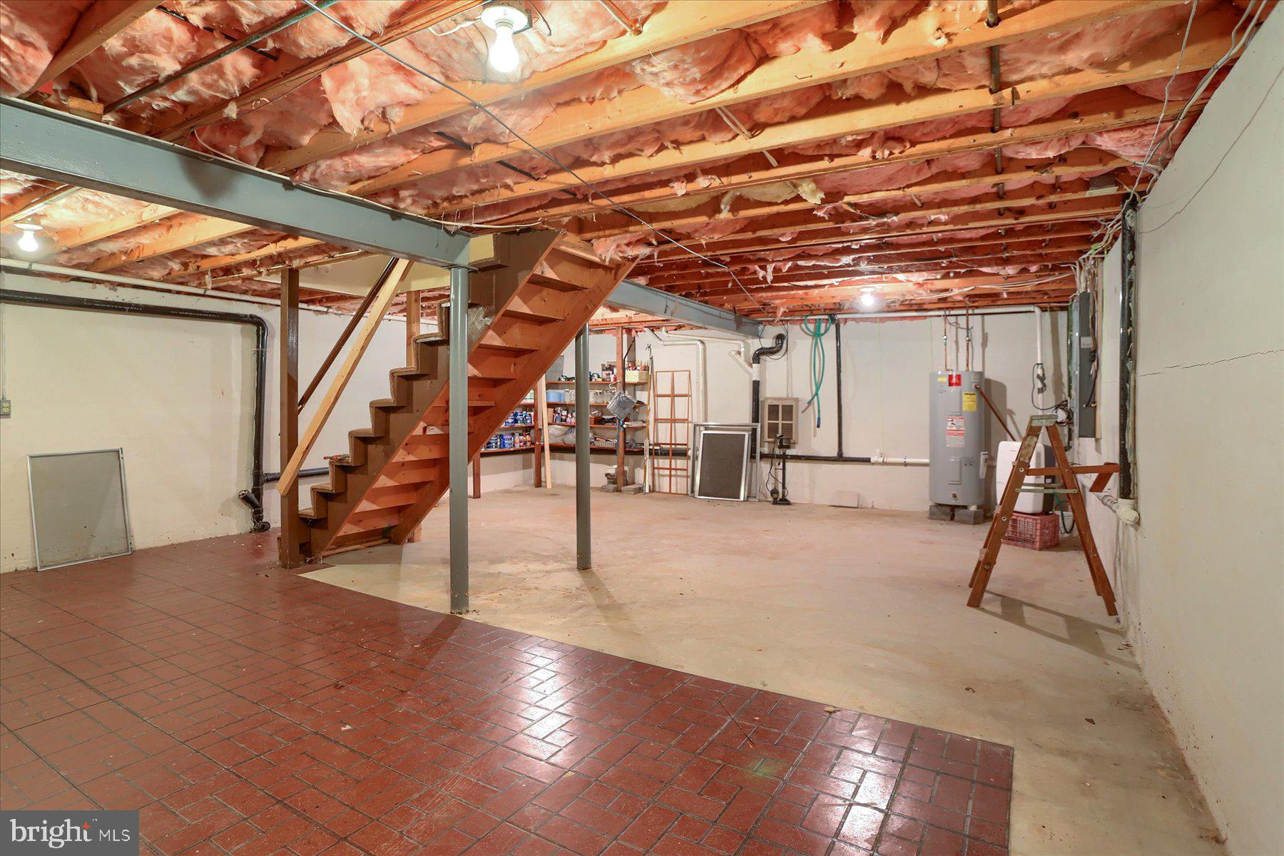 NOLL MANOR - Residential