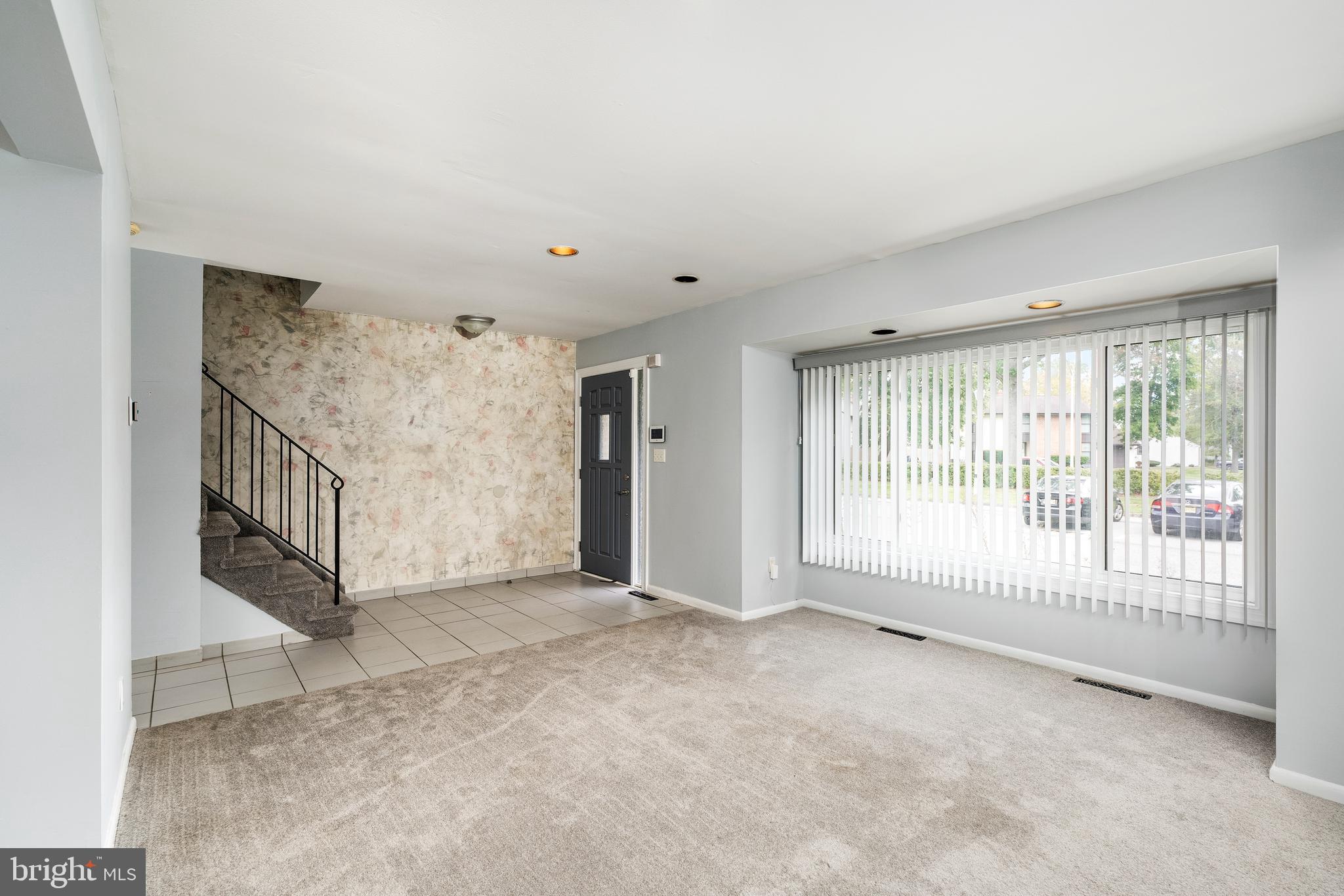 449 LIVINGSTON DRIVE