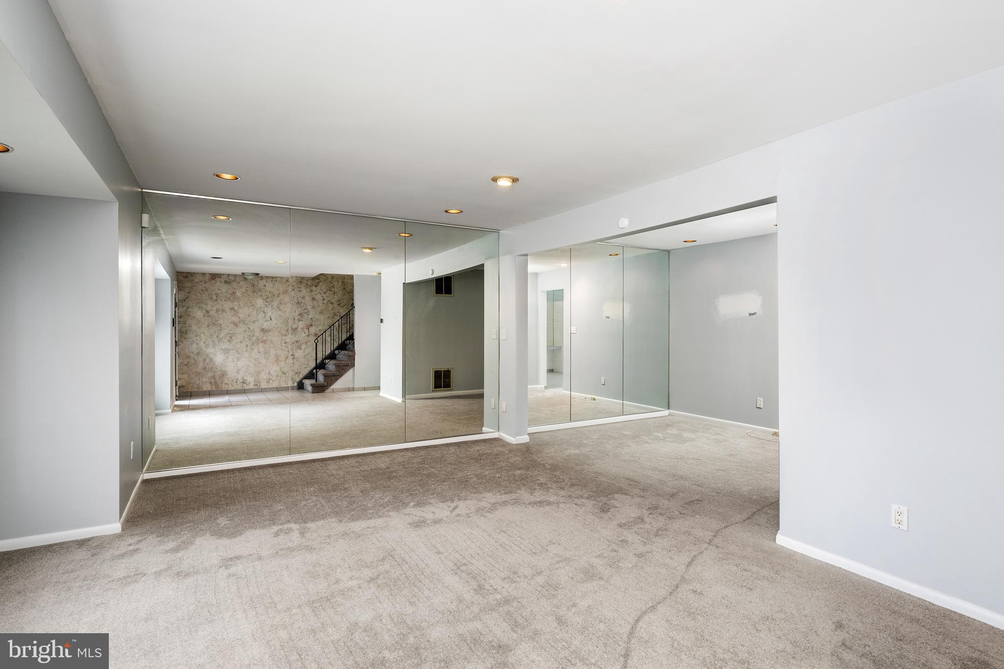 449 LIVINGSTON DRIVE