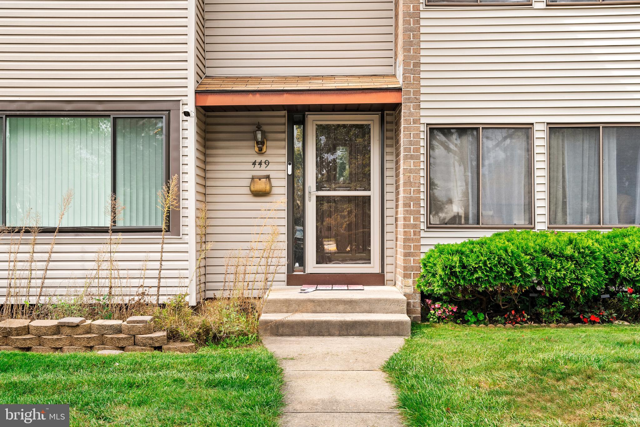 449 LIVINGSTON DRIVE