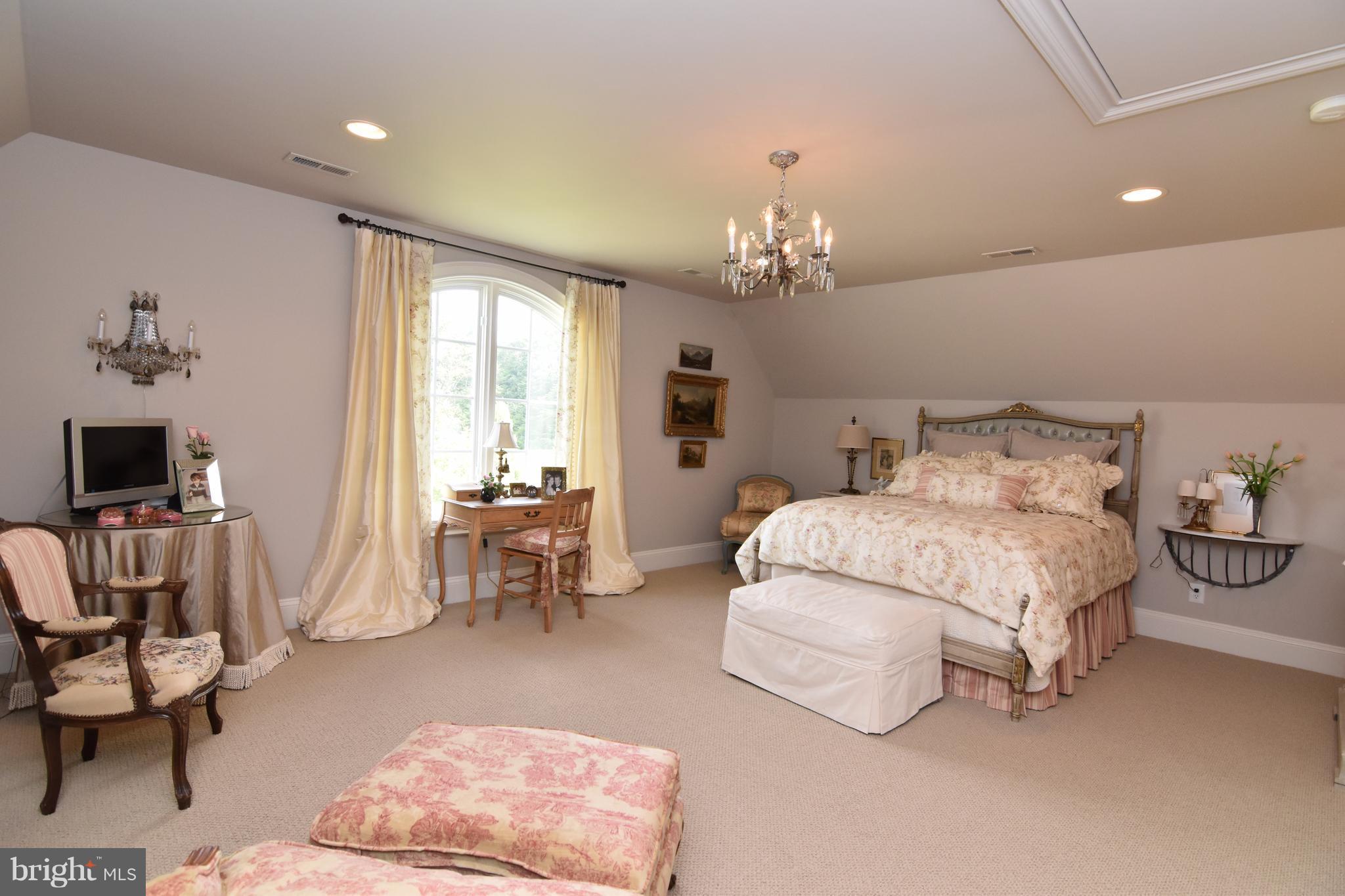 GOLDSBOROUGHS REST - Residential
