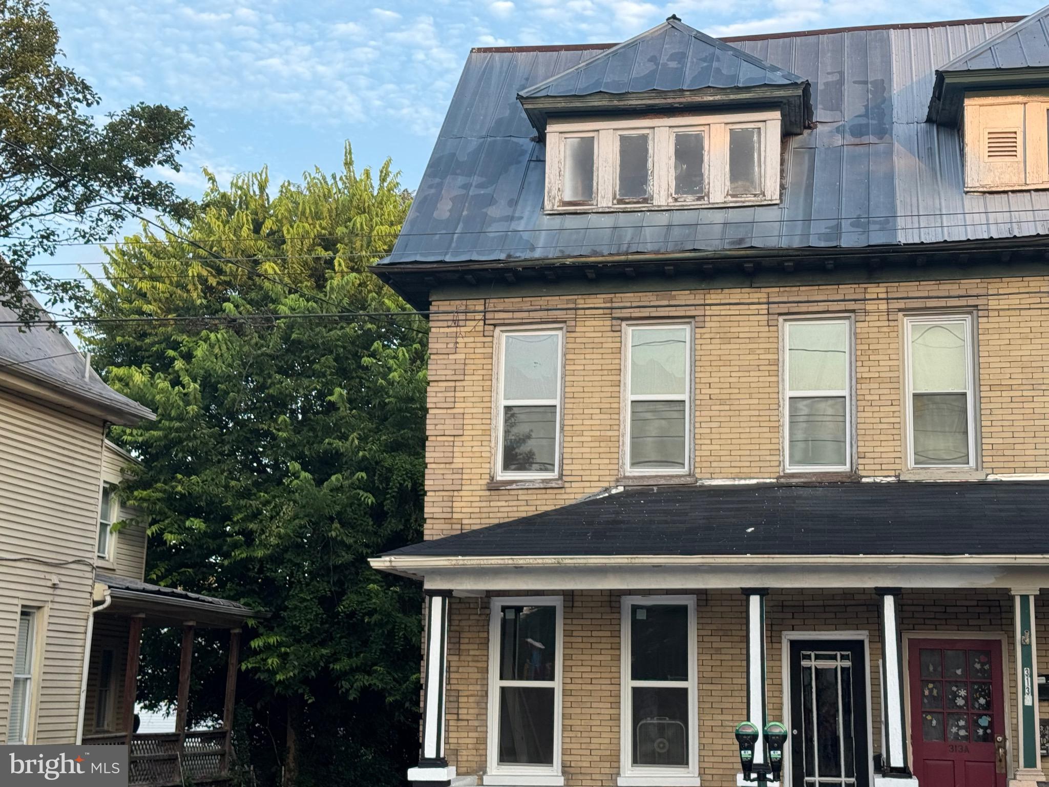 315 S QUEEN STREET