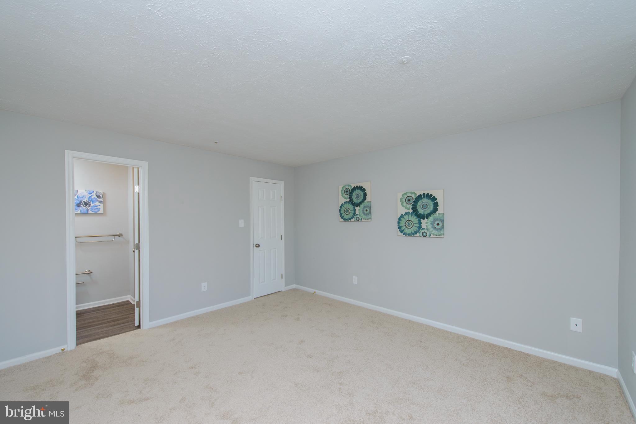 DEEP CREEK COMMONS - Residential