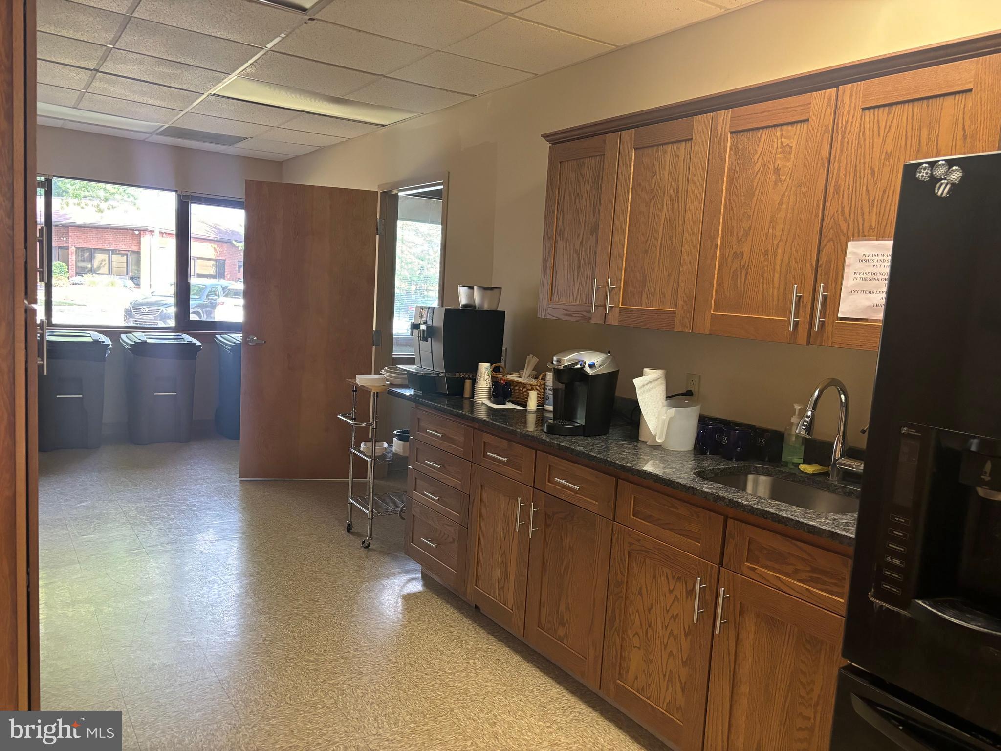 950 W VALLEY ROAD 2400