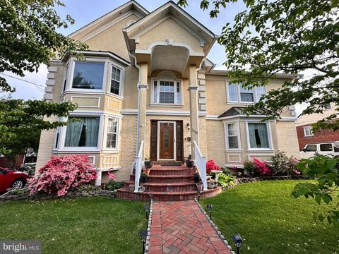 Photo of 5868 Arlington Boulevard, ARLINGTON, VA 22204 (MLS # VAAR2072428)