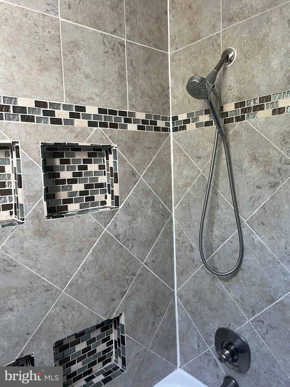 LOWER MOYAMENSING - Residential Lease