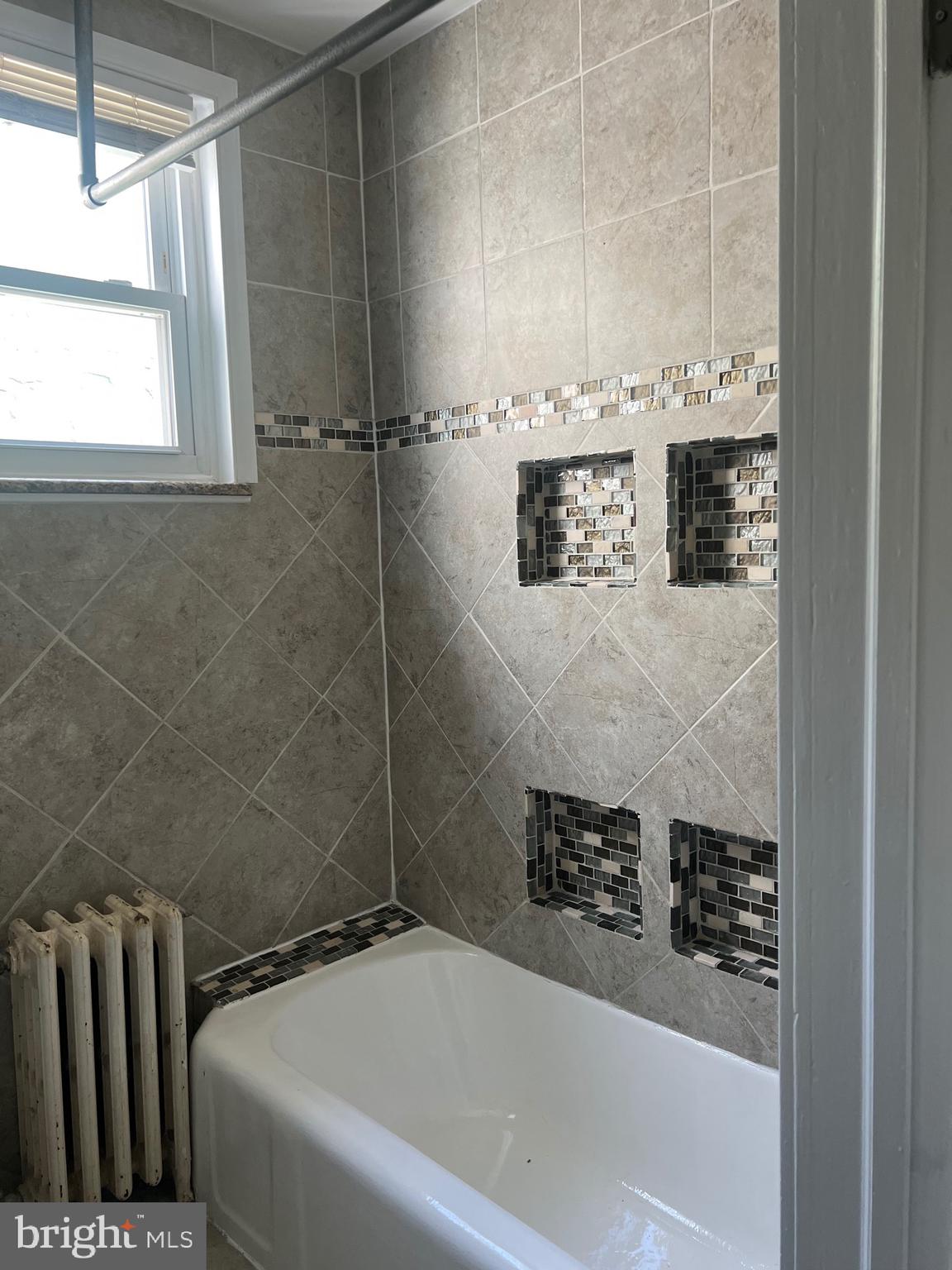 LOWER MOYAMENSING - Residential Lease