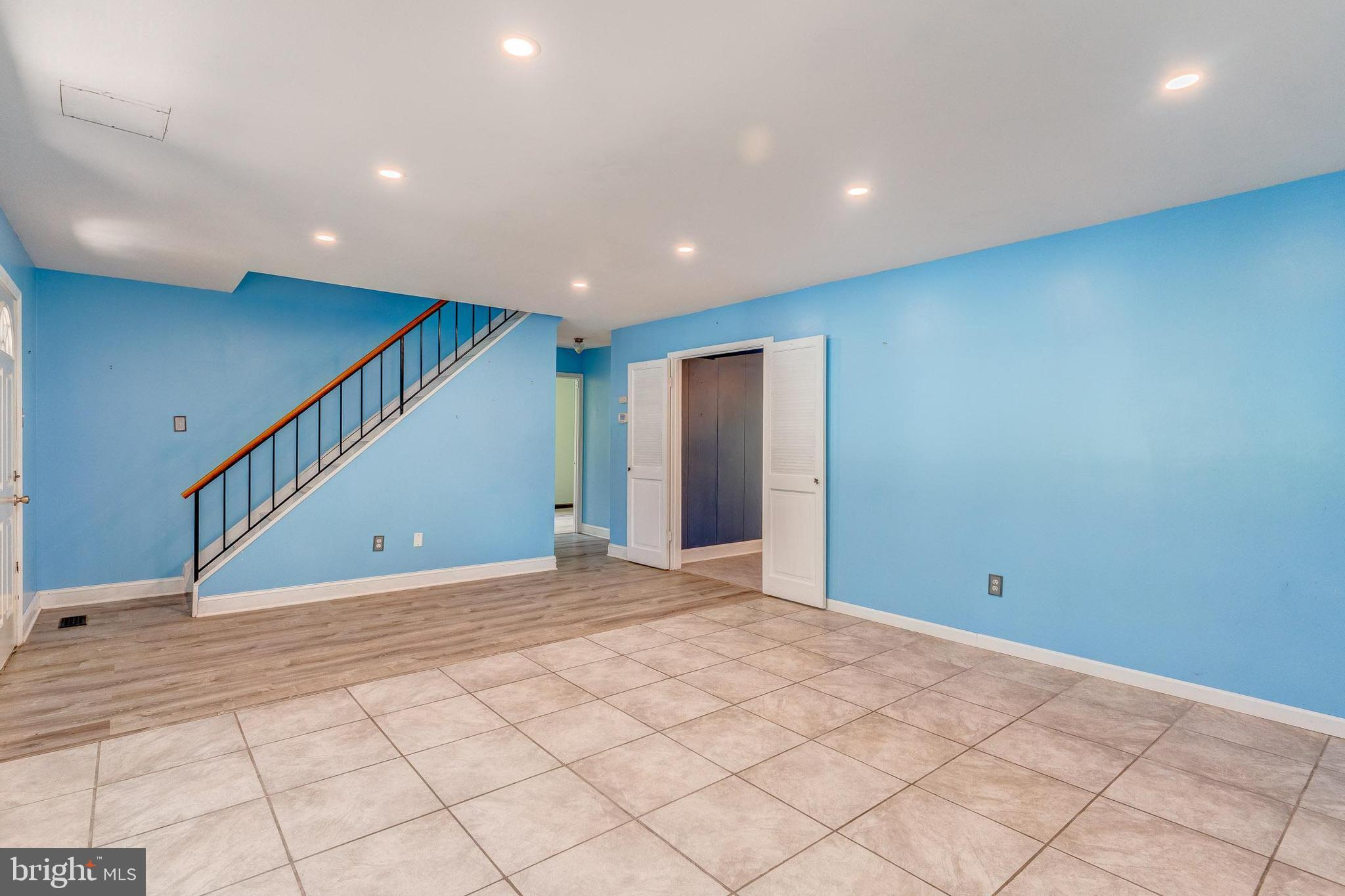 YORKTOWN - Residential