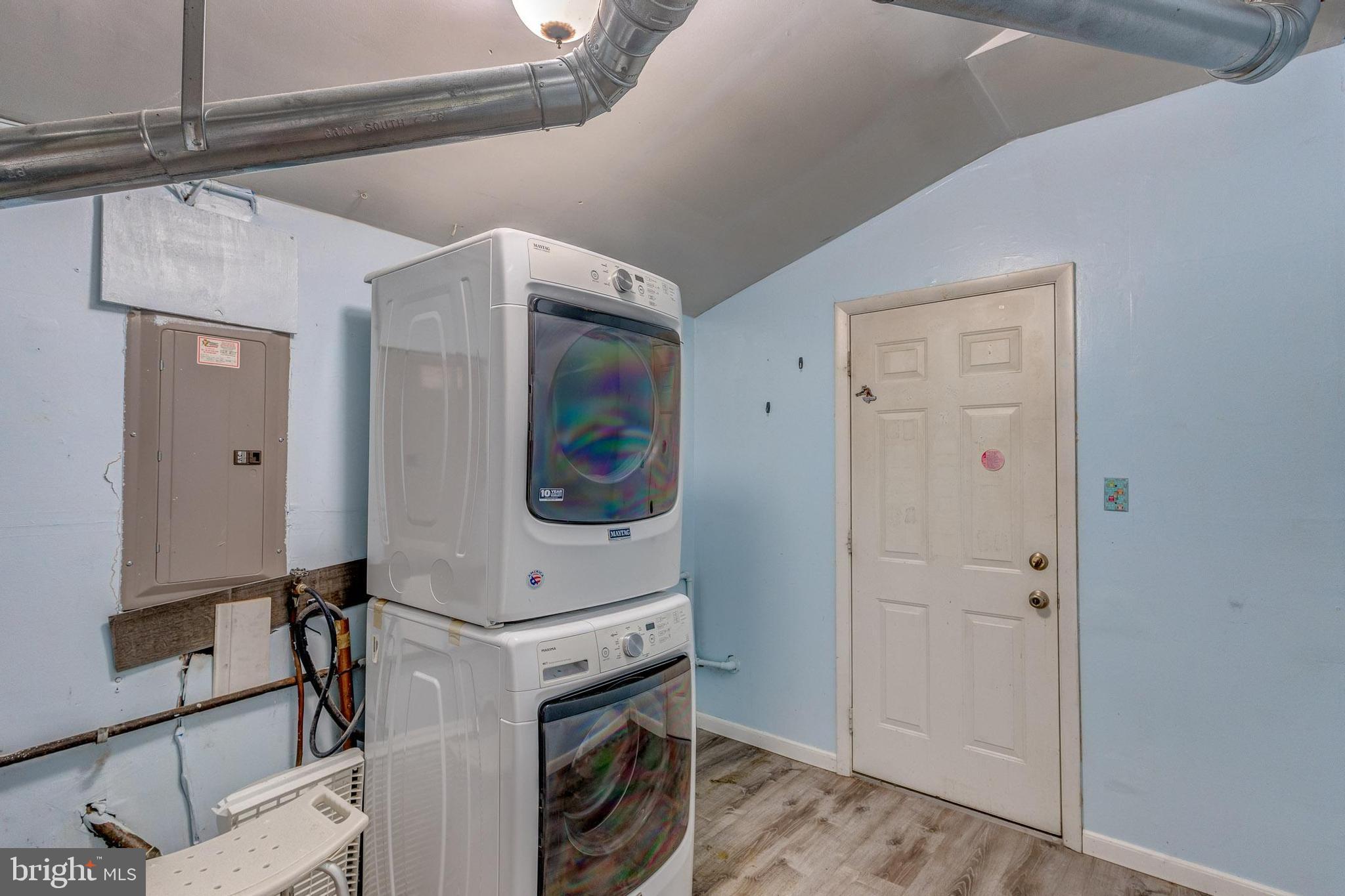 YORKTOWN - Residential