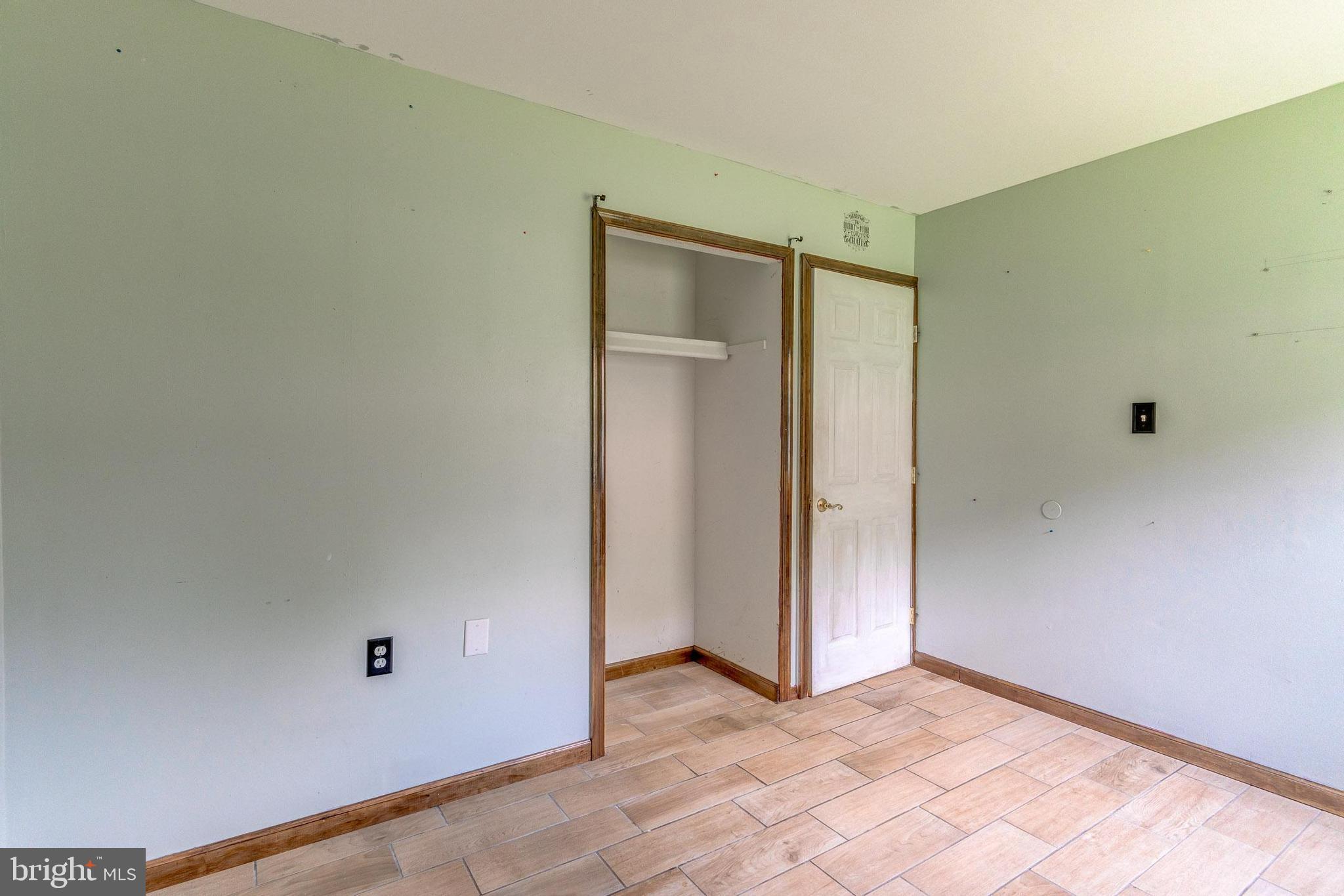 YORKTOWN - Residential