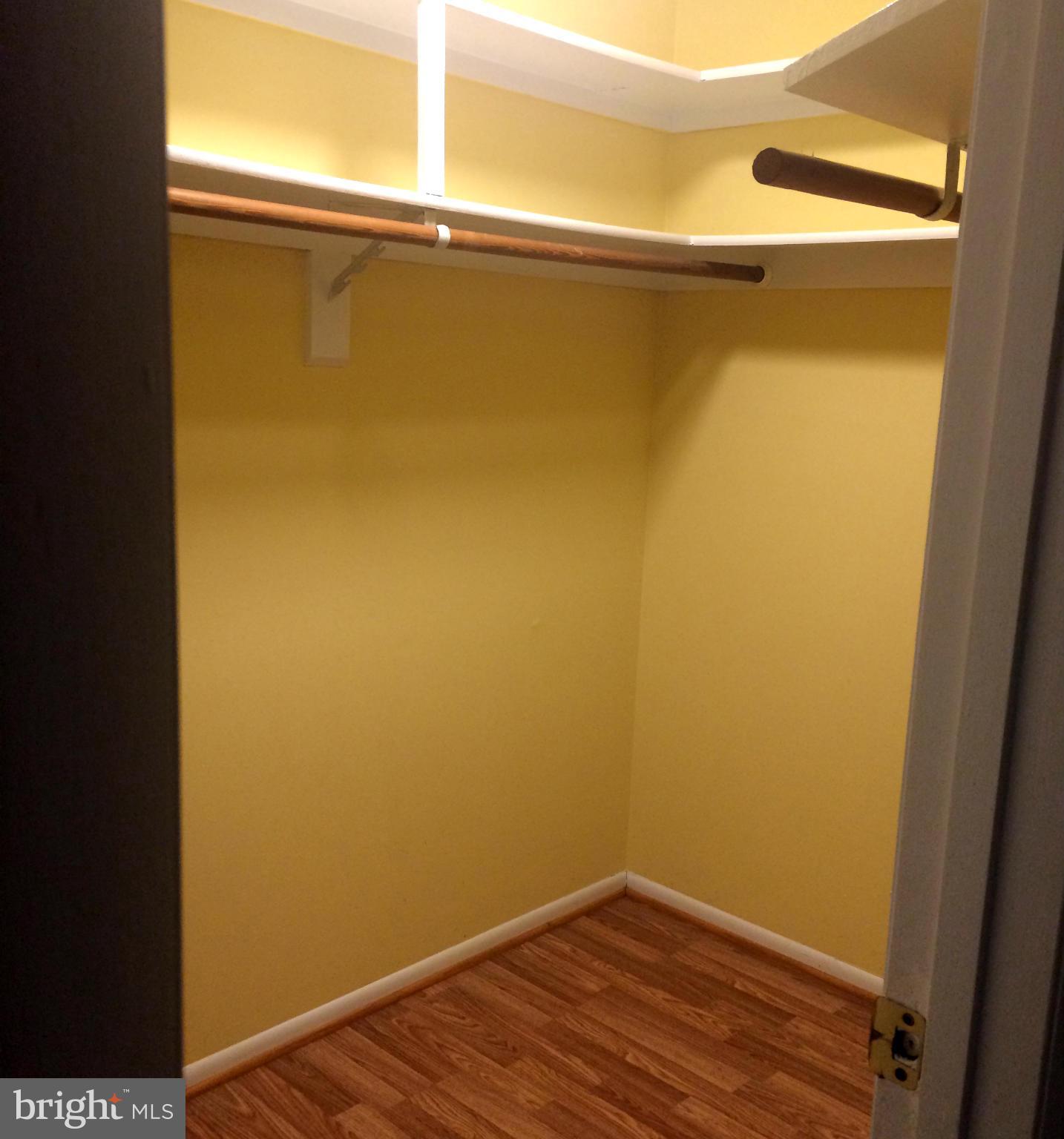 FARMINGDALE - Residential Lease