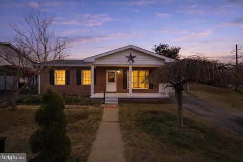 Homes For Sale - 140 Capital Drive<br/> Berkeley County, MARTINSBURG, WV 25401