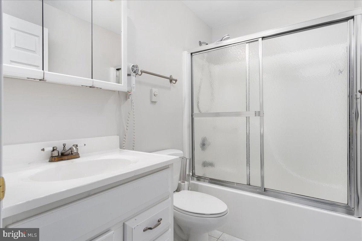 WHISPERING HILLS - Residential