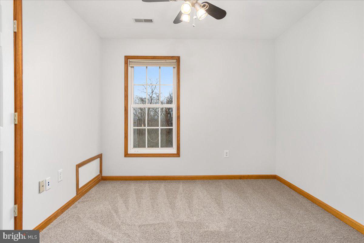 WHISPERING HILLS - Residential