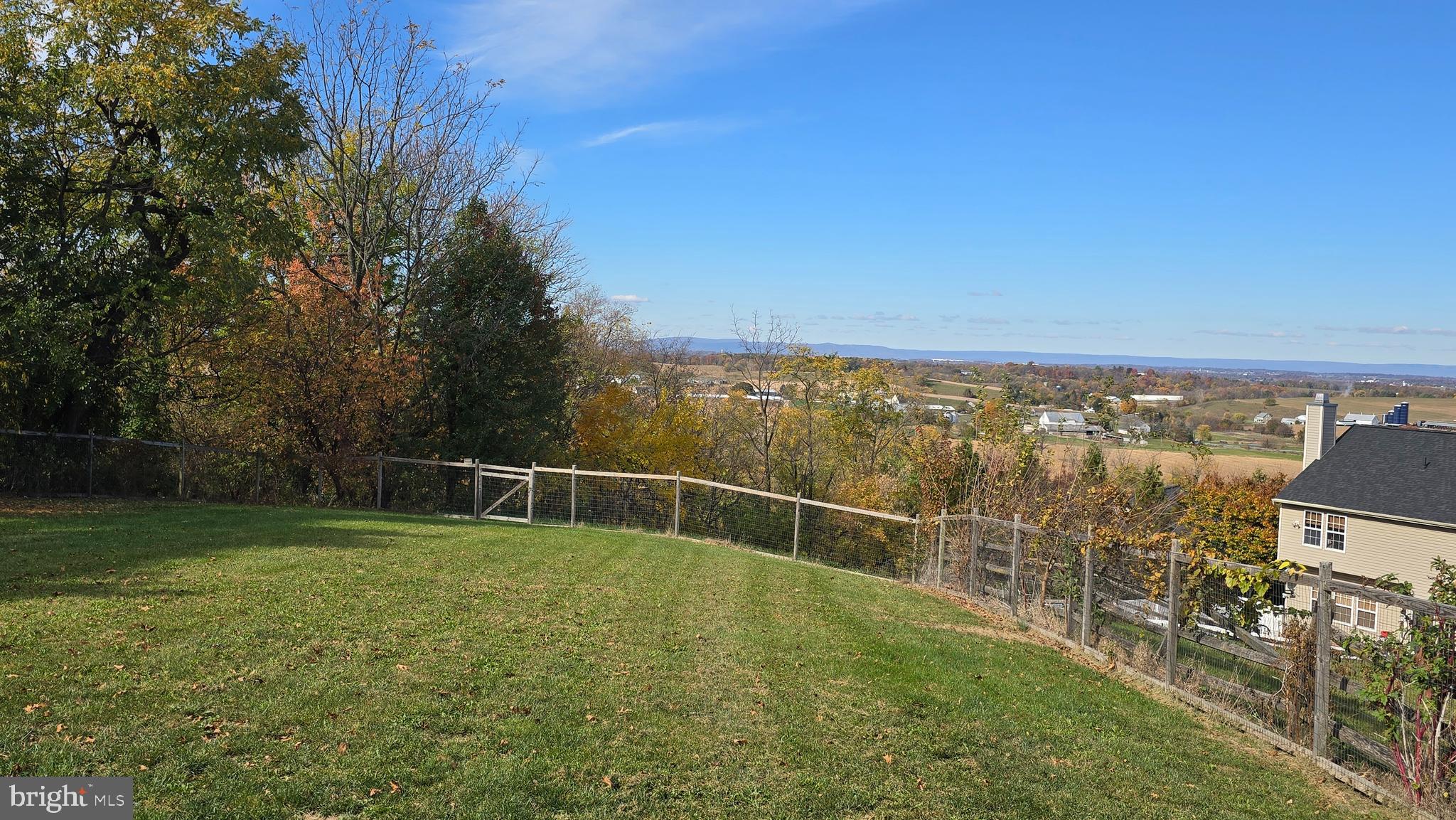 WHISPERING HILLS - Residential