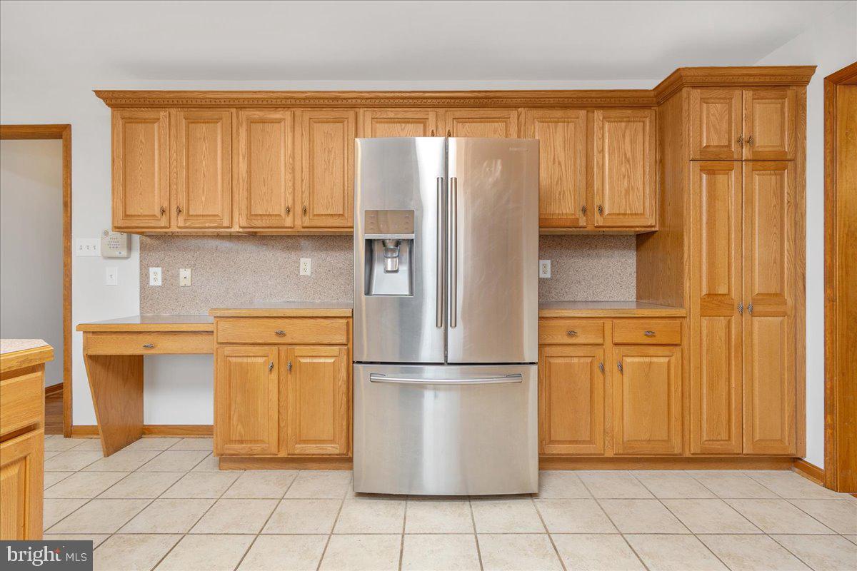 WHISPERING HILLS - Residential