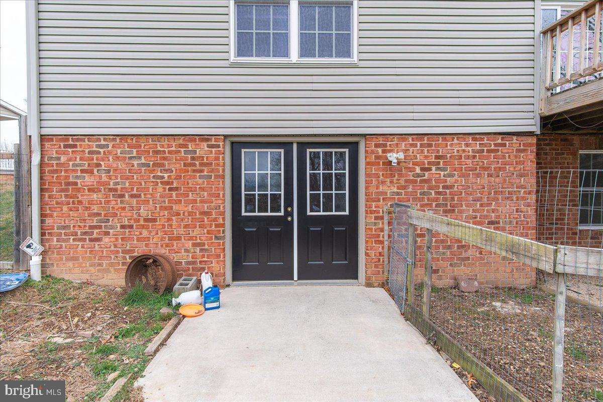 WHISPERING HILLS - Residential