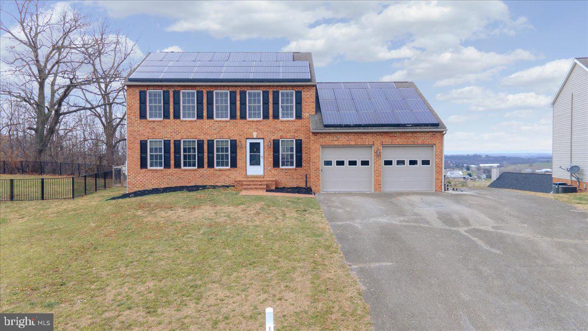 WHISPERING HILLS - Residential