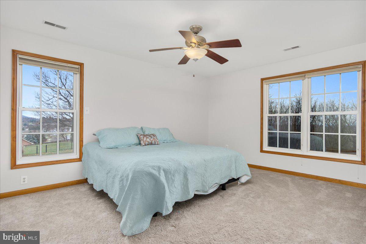 WHISPERING HILLS - Residential