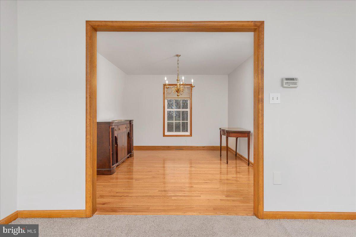 WHISPERING HILLS - Residential