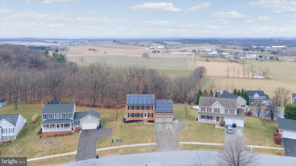 WHISPERING HILLS - Residential