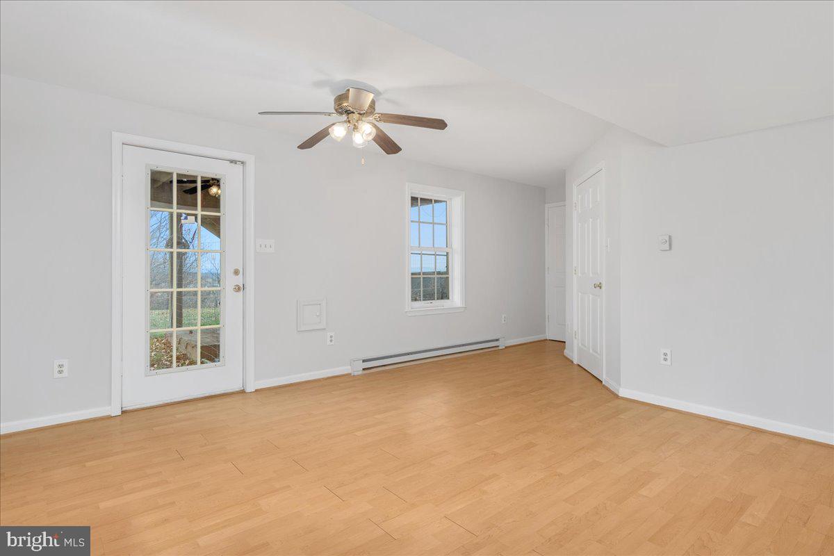 WHISPERING HILLS - Residential