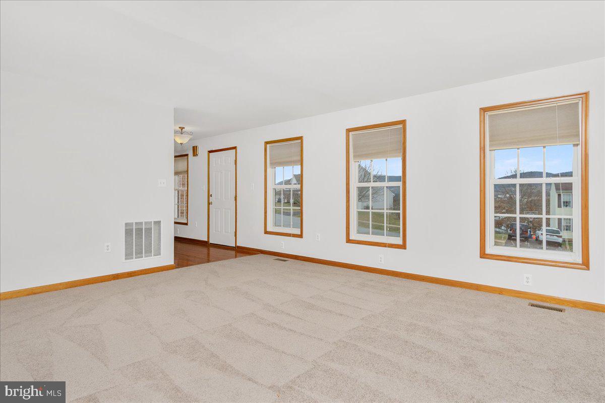 WHISPERING HILLS - Residential