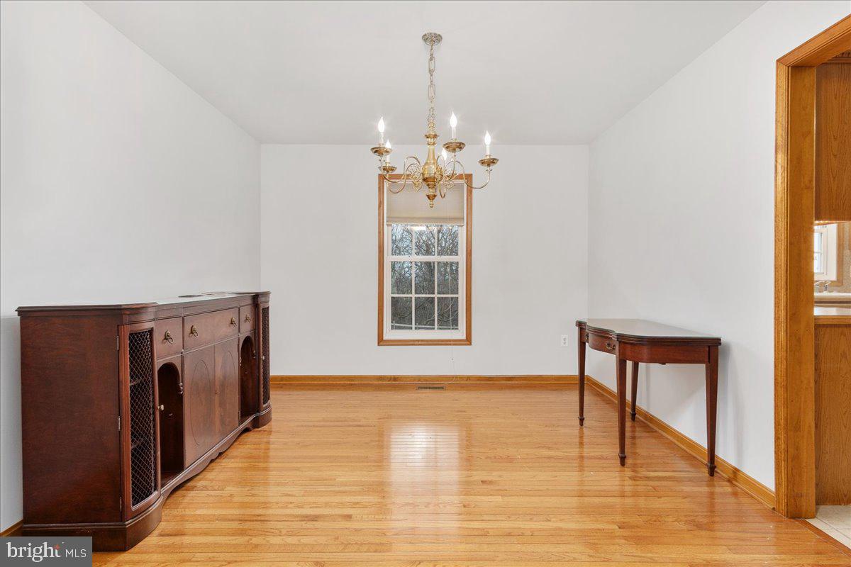 WHISPERING HILLS - Residential