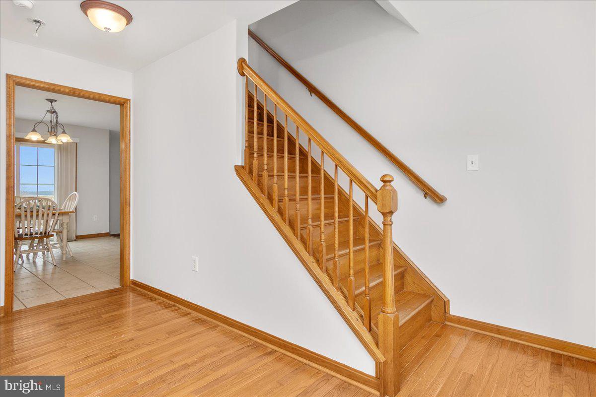 WHISPERING HILLS - Residential