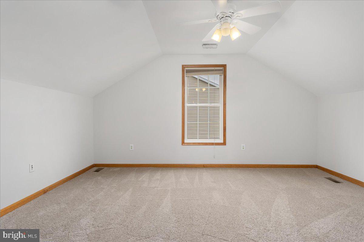 WHISPERING HILLS - Residential