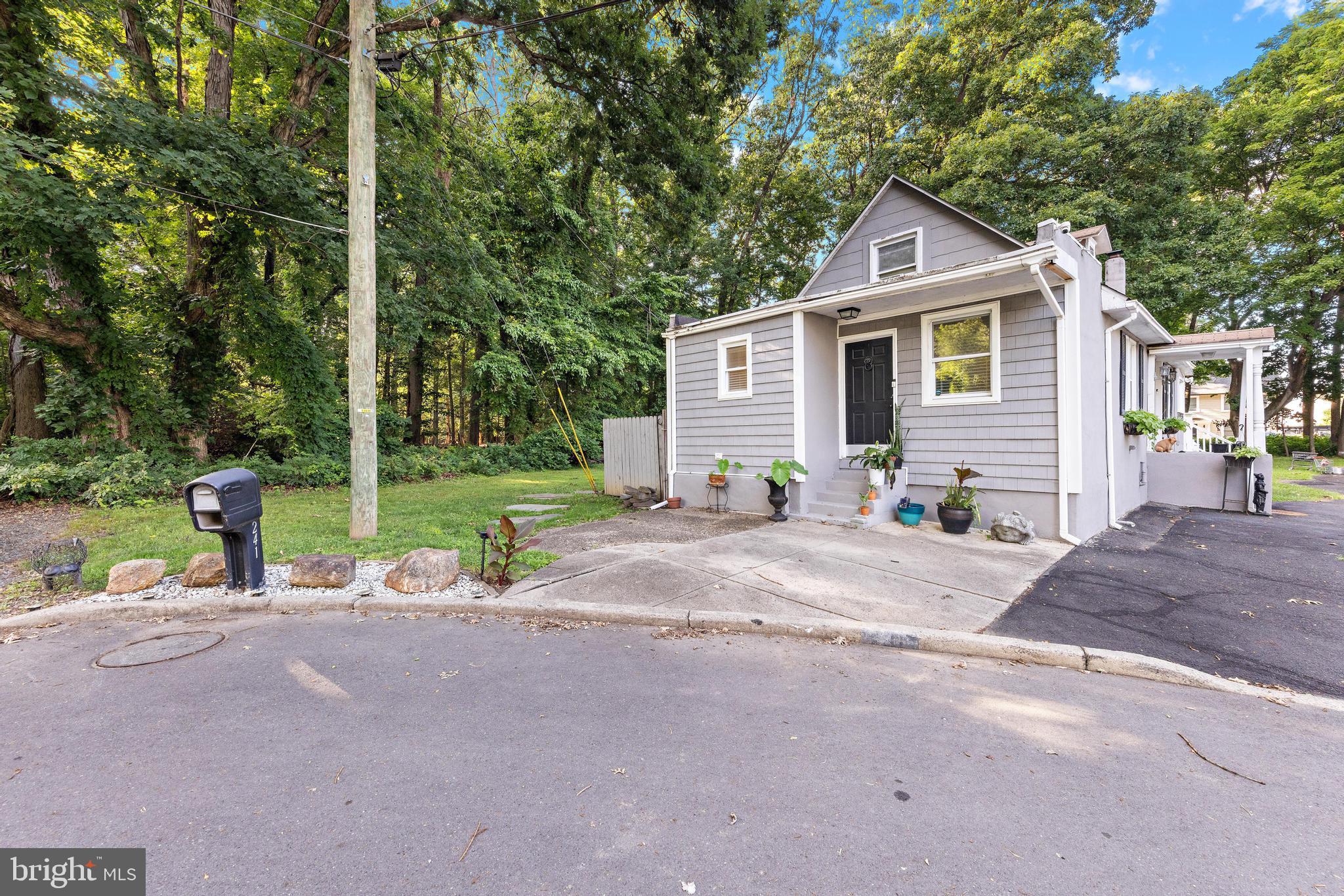 241 ROSELAND AVENUE