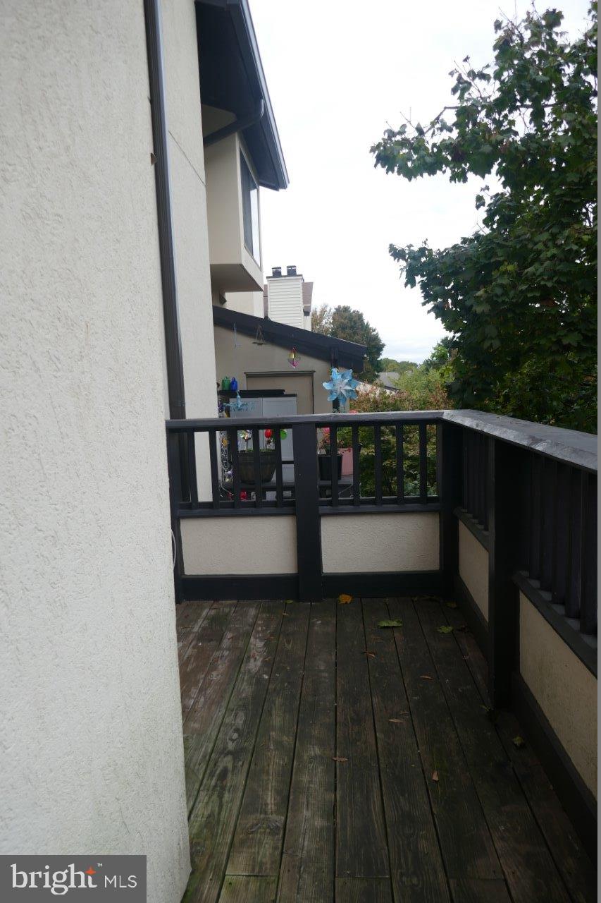 CHRISTOPHER COURT - Residential