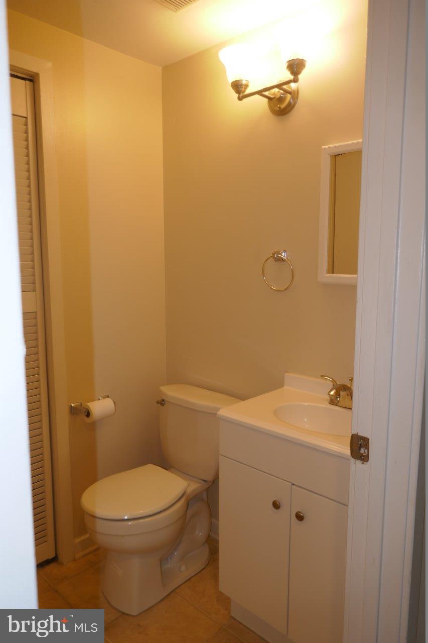 CHRISTOPHER COURT - Residential