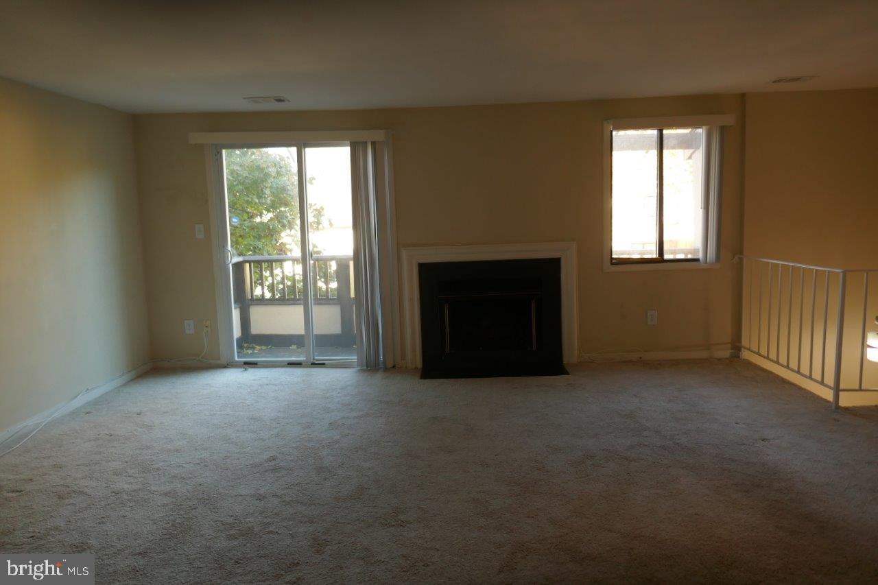 CHRISTOPHER COURT - Residential