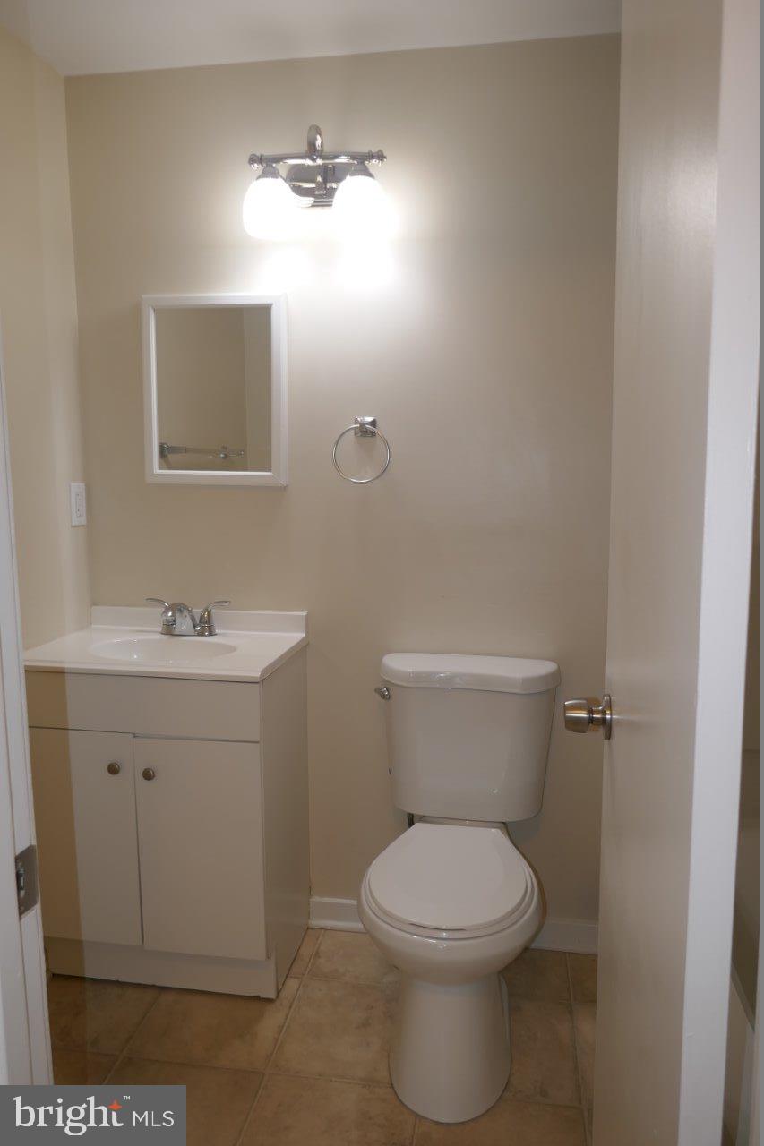 CHRISTOPHER COURT - Residential