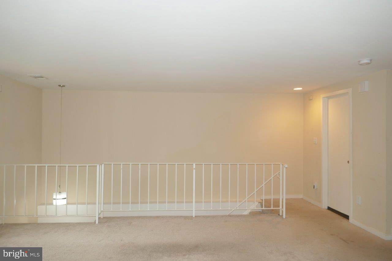 CHRISTOPHER COURT - Residential