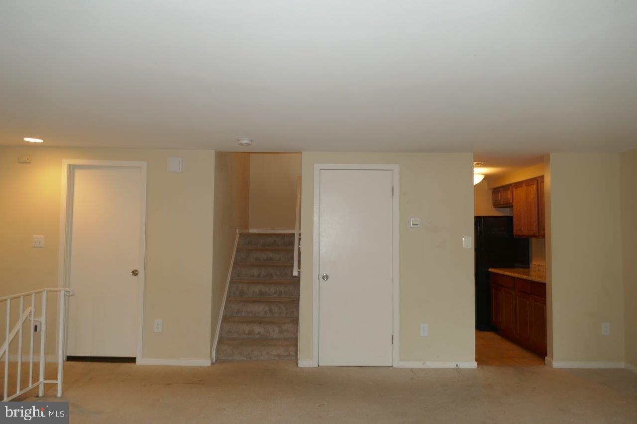 CHRISTOPHER COURT - Residential