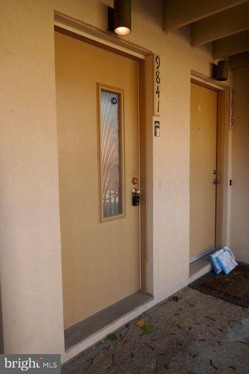 CHRISTOPHER COURT - Residential