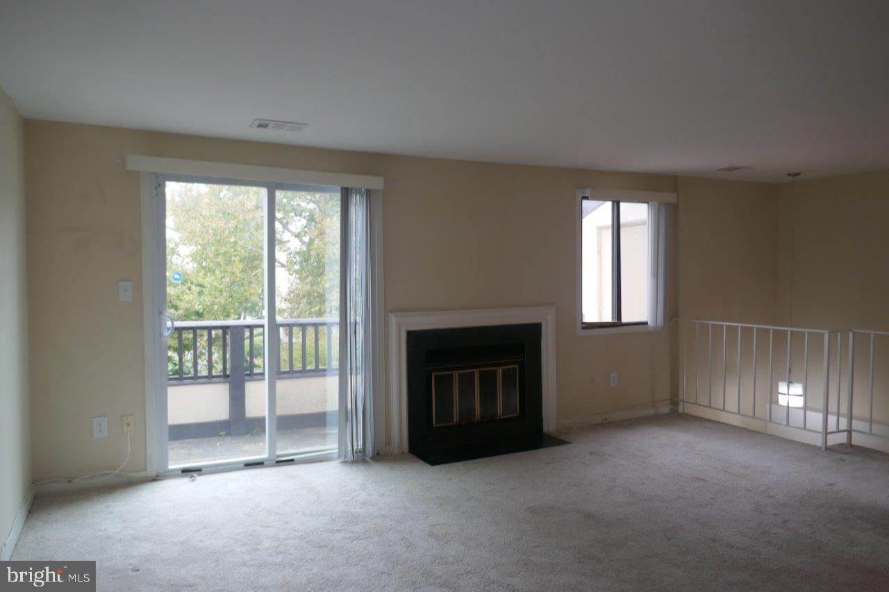 CHRISTOPHER COURT - Residential