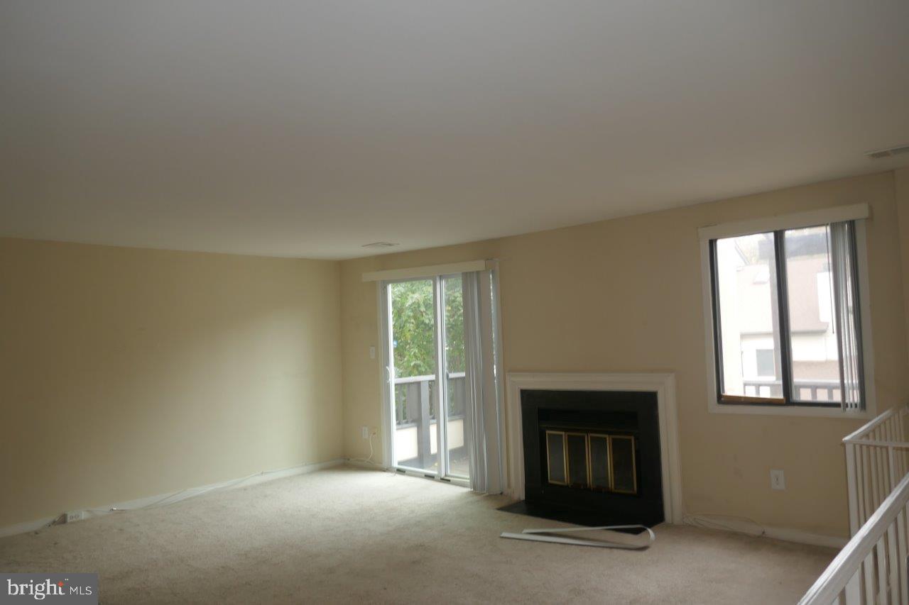 CHRISTOPHER COURT - Residential